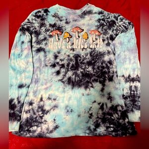 “Have a nice trip” 🍄🍄 tie dye T-shirt